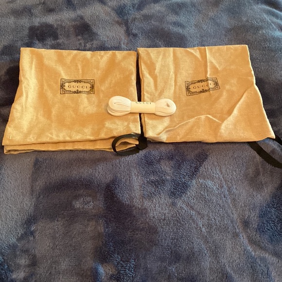 Pair of Gucci Sneakers. Size 4.5 - Picture 5 of 6